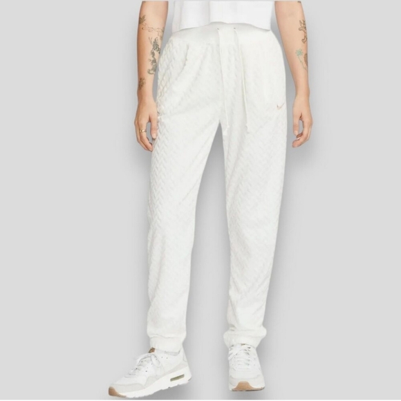 Nike Sportswear • Modern High Waisted Herringbone Swoosh Jogger XL White Chevron - Picture 6 of 6